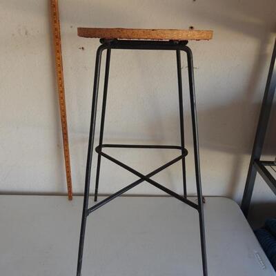 Metal plant stand