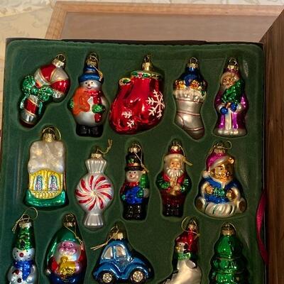 Set of 30 Thomas Glass Christmas Ornaments - New