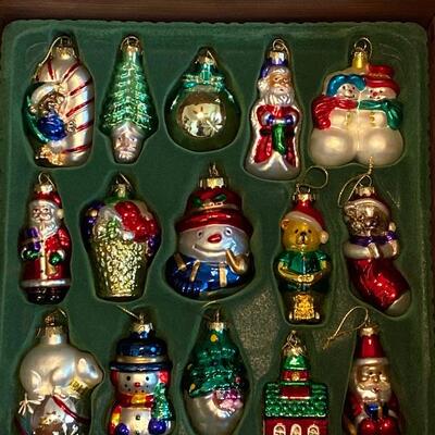 Set of 30 Thomas Glass Christmas Ornaments - New