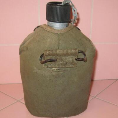 Lot 154 WWII US Army Canteen 