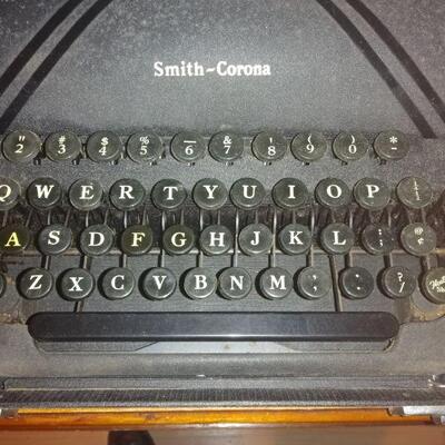 Smith Corona Sterling Tuxedo typewriter