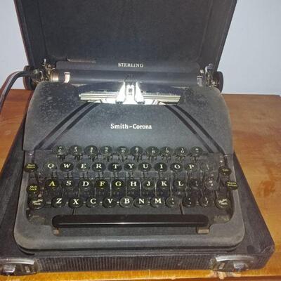 Smith Corona Sterling Tuxedo typewriter