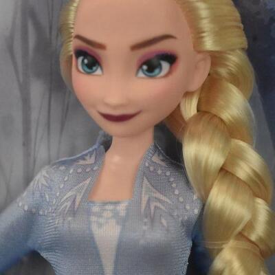 Disney Frozen 2 Elsa Doll With Pabbie & Salamander Figures - New