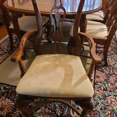 Lot 189: Kincaid Dining Room Table with Six Chairs