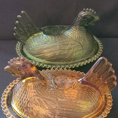 Lot 181: Vintage Glass Roosters and Lefton Creamer