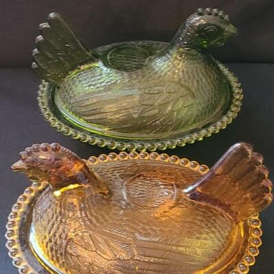 Lot 181: Vintage Glass Roosters and Lefton Creamer