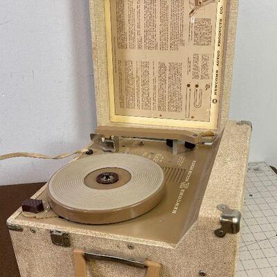 #11  NEWCOMB Portable Record Player 