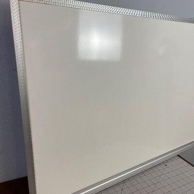 #20 White Board with Tray