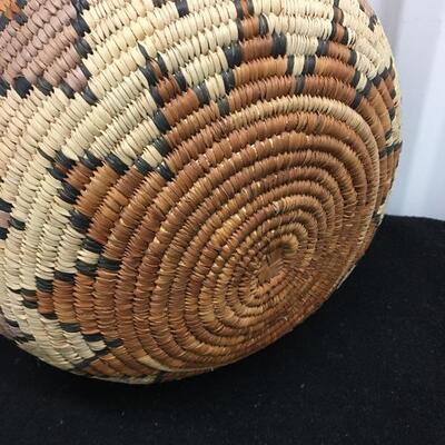 Hand Woven ZULU Basket in Beehive Shape 13â€h