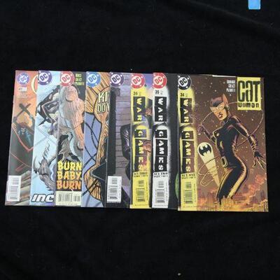 Catwoman Lot containing 8 issues. (2002,DC)  9.0 VF/NM