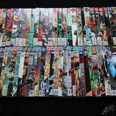 JLA Lot containing 72 issues. (1997,DC)  9.0 VF/NM