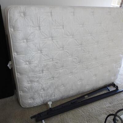 Full size mattress