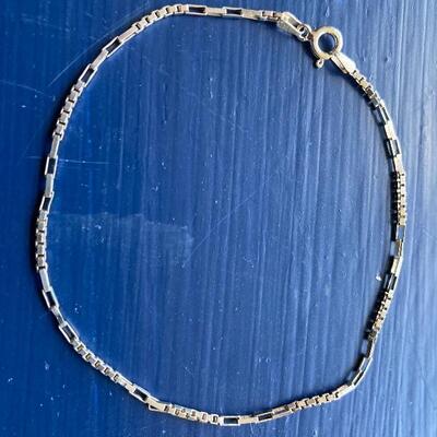 Silver 8â€ Chain Link Bracelet