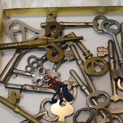 Vintage keys - skeleton, clock, cabinet, watch, VW