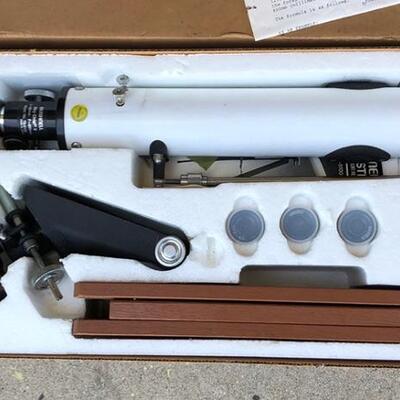 Lot 167 Bushnell Banner Astro 400 Telescope Model 78-5100