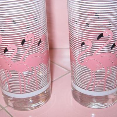 Lot 168 2 Tall Glass Cocktail Glasses With Pink Flamingos