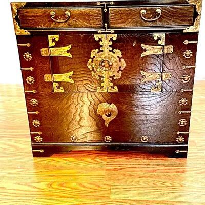 Rosewood scholar chest