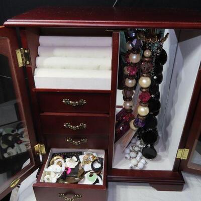 Jewelry Box with Jewelry 