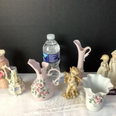 2209 Decorative Porcelain Items