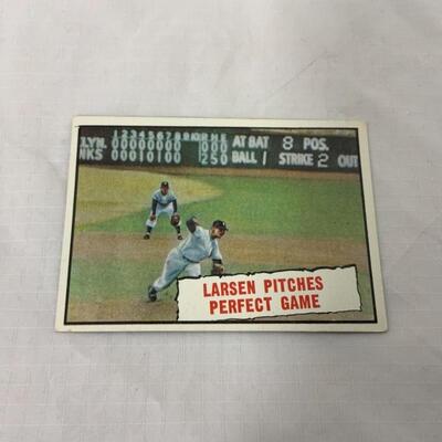 -31- LARSEN | Pitches Perfect Game | 1961 TOPPS Card #402