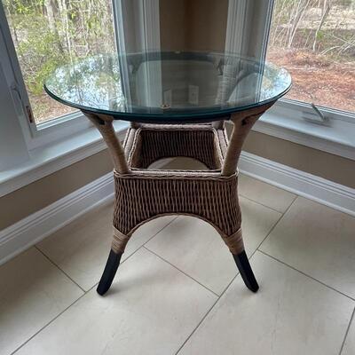 Rattan and Glass End Table - Excellent