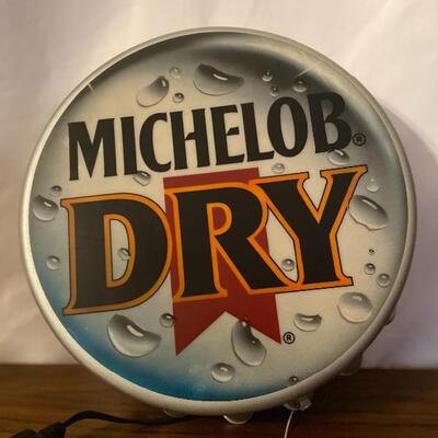 Michelob Dry Bottle Cap Light
