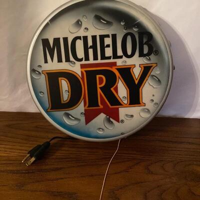Michelob Dry Bottle Cap Light