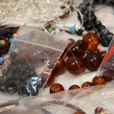 Quality beads! Strands, loose, Lapis, Malichite, Agate, Sterling, Carnelian, Artwork, Glass, Wedding Cake