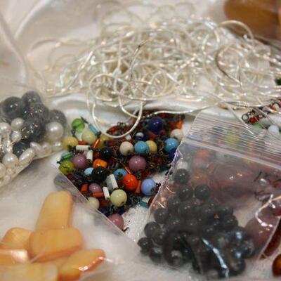 Quality beads! Strands, loose, Lapis, Malichite, Agate, Sterling, Carnelian, Artwork, Glass, Wedding Cake