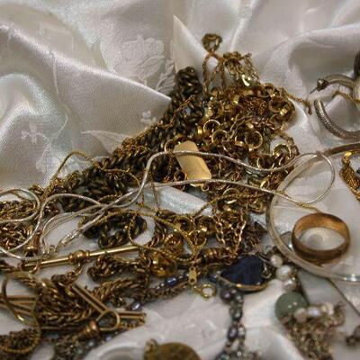 Mixed vintage jewelry & bits lot - Gold fill, Victorian, watch chains, charms, crafts and wear. Daguerrotype