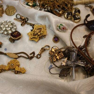 Mixed vintage jewelry & bits lot - Gold fill, Victorian, watch chains, charms, crafts and wear. Daguerrotype