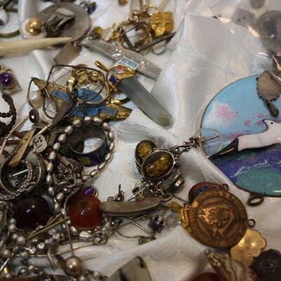 Mixed vintage jewelry & bits lot - Gold fill, Victorian, watch chains, charms, crafts and wear. Daguerrotype