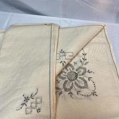 Vintage Table Linen Set Grey Silver Embroidered Flowers Cloth & Napkins