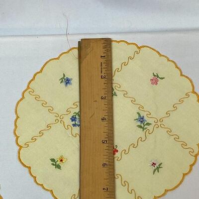 Set of 3 Vintage Embroidered Doily Place Mats Table Protector Sets