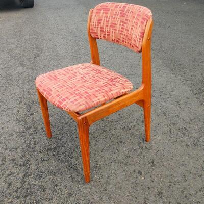 Lot #17  Set of 6 Modern CHAIRS