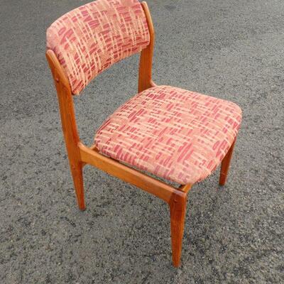 Lot #17  Set of 6 Modern CHAIRS