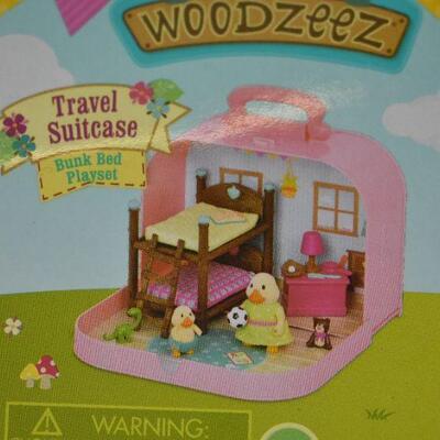Li'l Woodzeez Bunk Bed Playset in Travel Suitcase. Complete, near new
