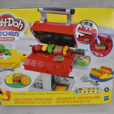 Play-Doh Kitchen Creations Grill 'n Stamp Playset. Missing 2 forks & 1 plate