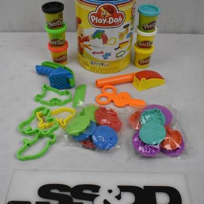 Play-Doh Classic Canister Retro Set with 6 Non-Toxic Colors. Open. Complete