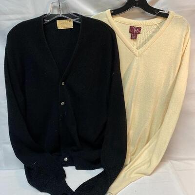 Pair of Vintage Men's Sweaters Robert Palmer Cambridge Classics Size Large