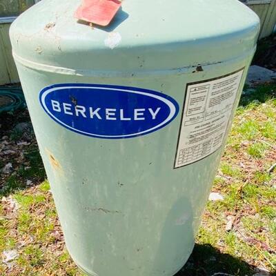 Berkeley Controlled Air Pressure Tank for Cold Water System Model No. S38461