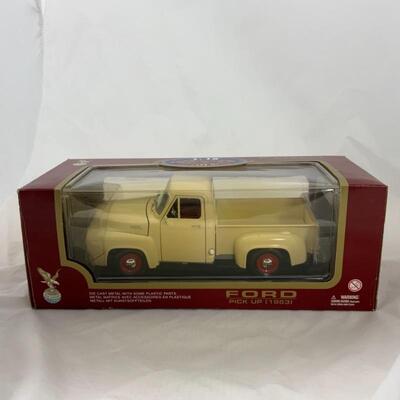 -69- Ford 1953 Pick Up | Die Cast Model | 1:18 Scale in Box