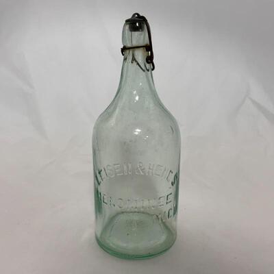 -80- VINTAGE | Leiden & Henes Brewing | Clear Glass Bottle | Menominee, Michigan