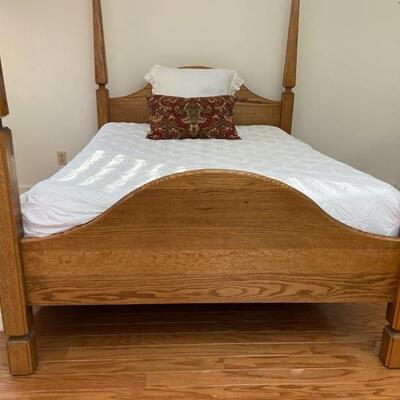 Handcrafted Solid Oak Poster Bed