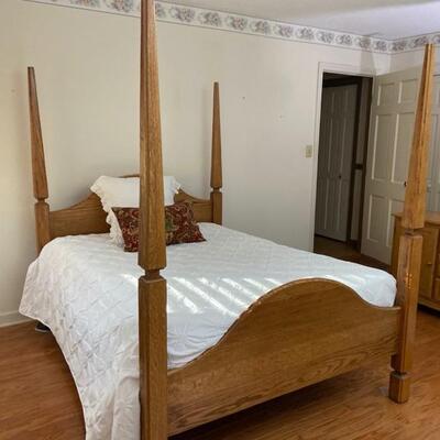 Handcrafted Solid Oak Poster Bed