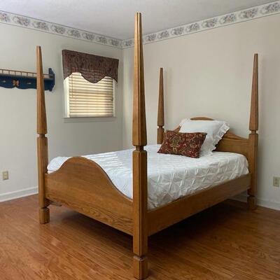 Handcrafted Solid Oak Poster Bed