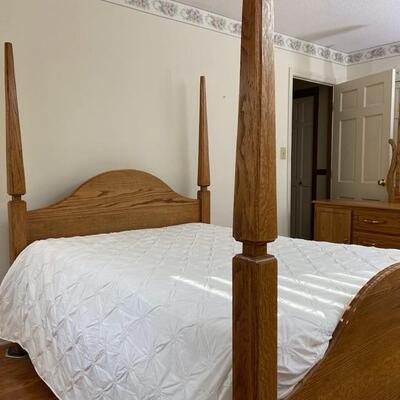 Handcrafted Solid Oak Poster Bed