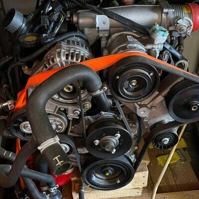 New Land Rover V8 crate motor 