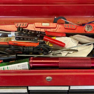 Craftsman tool chest / full of tools 