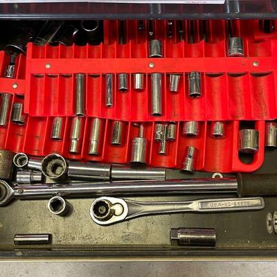 Craftsman tool chest / full of tools 